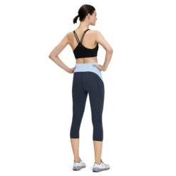 On | Women's Movement 3/4 Tights - Navy -sportswear 1WD10230900 W On Movement34Tight backfullbody