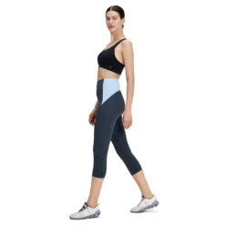 On | Women's Movement 3/4 Tights - Navy -sportswear 1WD10230900 W On Movement34Tight sidefullbody