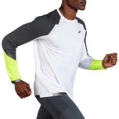 Brooks | Men's Run Visible Long Sleeve -sportswear 211408134 M Brooks RunVisibleLongSleeve front