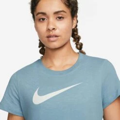 Nike | Women's Dry Tee DFC Crew 8 Nike | Women's Dry Tee DFC Crew -sportswear AQ3212 495 W Nike DryTeeDFCCrew frontclose