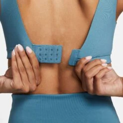 Nike | Women's Alpha High-Support Padded Adjustable Sports Bra - Noise Aqua -sportswear DD0430 440 W Nike DFAlphaBra clasp