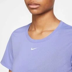 Nike | Women's ONE Dri-Fit SS STD Top 7 Nike | Women's ONE Dri-Fit SS STD Top -sportswear DD0638 569 W Nike ONEDFSSSTDTop neck
