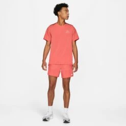 Nike | Men's Dri-Fit Run Division NV Rise 365 SS 12 Nike | Men's Dri-Fit Run Division NV Rise 365 SS -sportswear DD4851814 M nike dfrdnvrise365ss model