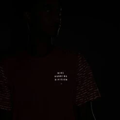 Nike | Men's Dri-Fit Run Division NV Rise 365 SS 15 Nike | Men's Dri-Fit Run Division NV Rise 365 SS -sportswear DD4851814 M nike dfrdnvrise365ss reflect