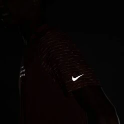 Nike | Men's Dri-Fit Run Division NV Rise 365 SS 17 Nike | Men's Dri-Fit Run Division NV Rise 365 SS -sportswear DD4851814 M nike dfrdnvrise365ss reflect2