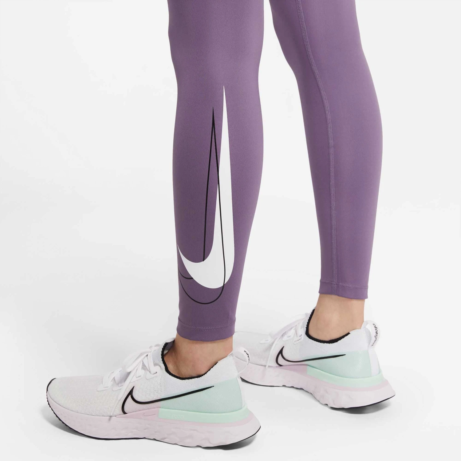 Nike | Women's Dri-Fit Swoosh Run 7/8 Tight 5 Nike | Women's Dri-Fit Swoosh Run 7/8 Tight - Image 3