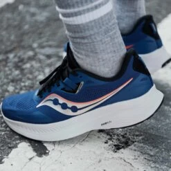 Saucony | Men's Guide 15 Running Shoes 13 Saucony | Men's Guide 15 Running Shoes -sportswear Guide15 Male Lifestyleimagery