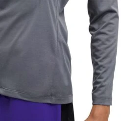 On | Men's Performance-T Long -sportswear M113.00416 M On Performance TLong sleeve