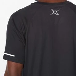 2XU | Men's Aero Tee - Black -sportswear MR6557ablksrf M aerotee detailback