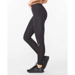 2XU | Women's Aero Vent Mid-Rise Compression Tights -sportswear WA6519bBLKSRF F 2xu aeroventmrcomptights modelleft